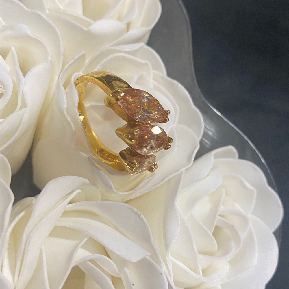 Size 7-1/2 Statement Ring - Picture 3 of 5